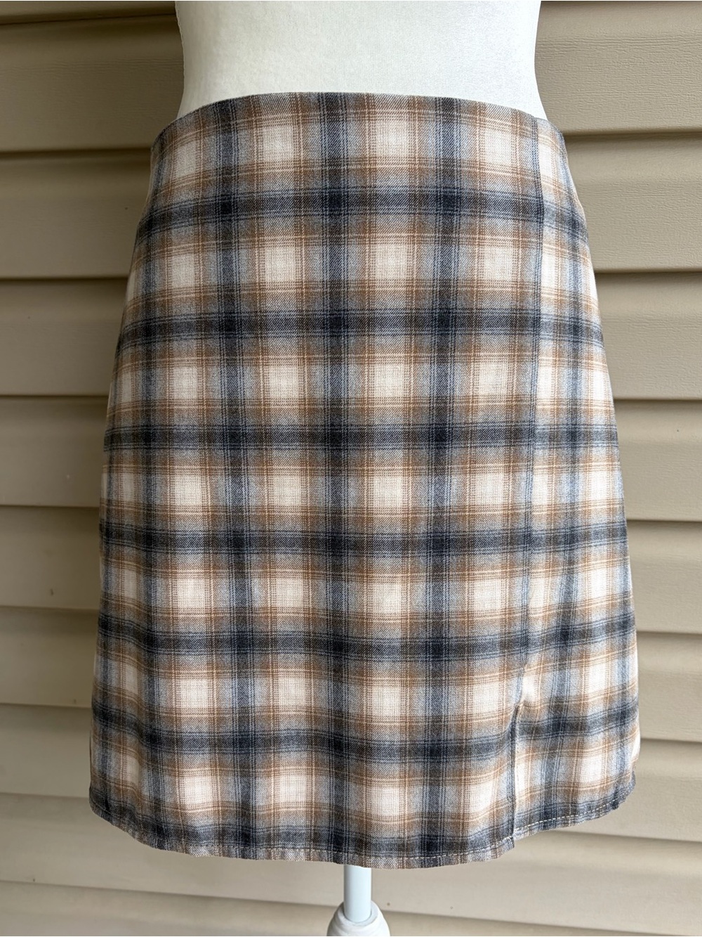 •Old Navy• Plaid A-Line Mini Skirt Fully Lined - Size Large